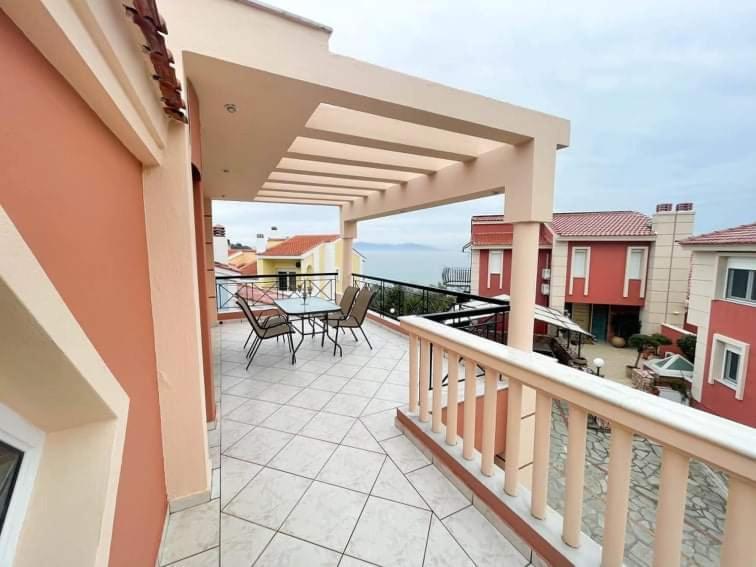 Endless Blue Seaside Villa Palaiontsiflikion Exterior photo