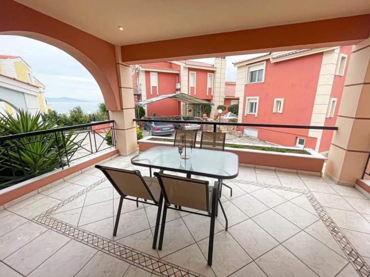 Endless Blue Seaside Villa Palaiontsiflikion Exterior photo