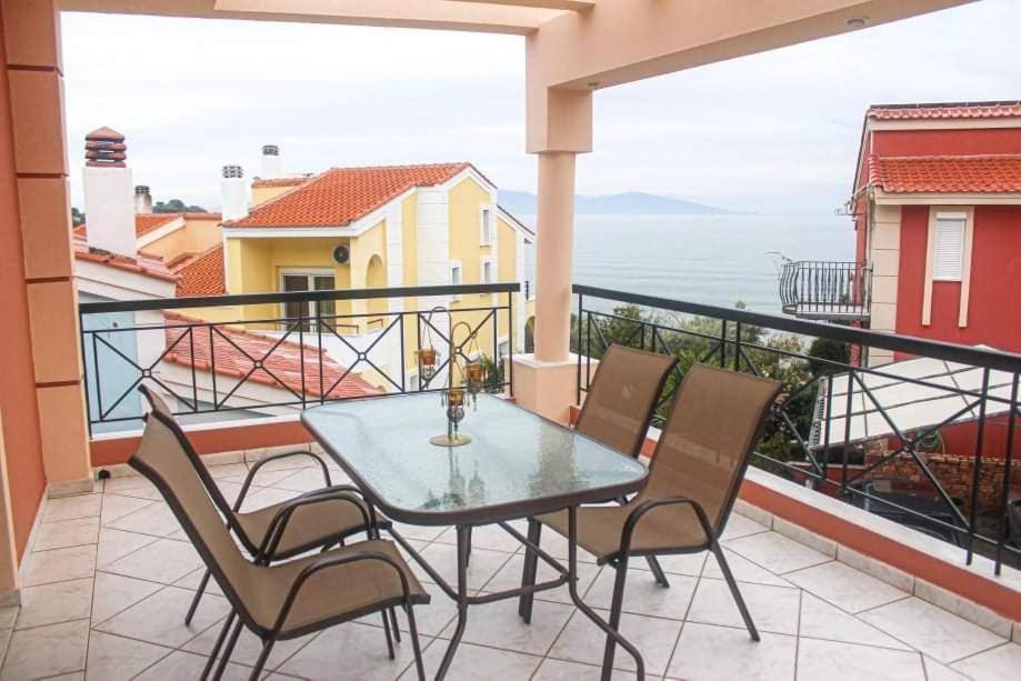 Endless Blue Seaside Villa Palaiontsiflikion Exterior photo